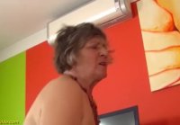 Gordita 80 años mamá primer sexo interracial