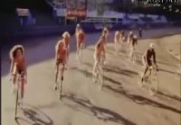 Clip   sin censura   Queen     Carrera de bicicletas