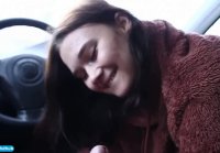 Uzbek woman in the car sucked dick until sperm