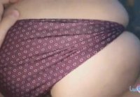 Impresionante niñera con grandes tetas lo pone tan duro