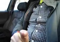 Masturbándose en el Auto