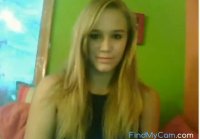 Chica rubia webcam se masturba y muestra su coño