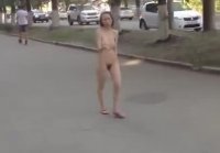 Desnudo pasear por la ciudad