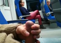 Отсосала член незнакомому парню в поезде